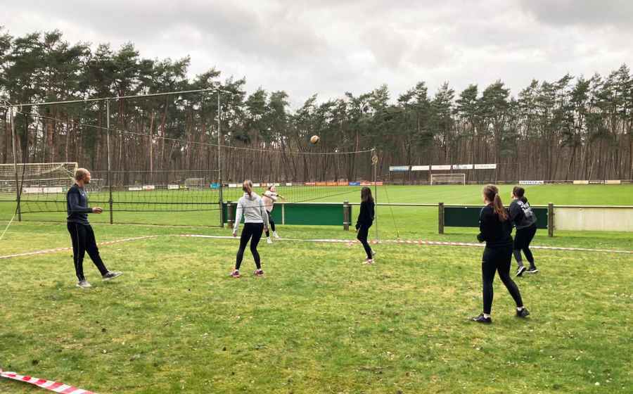 Volleyen bij DEV 1