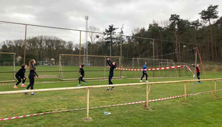 Volleyen bij DEV 2